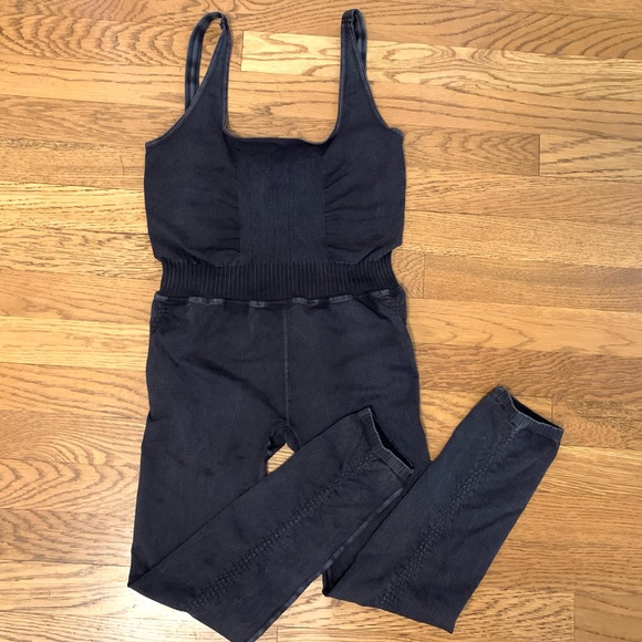 NWOT Free people movement good karma onesie jumpsuit M/L - Picture 9 of 10